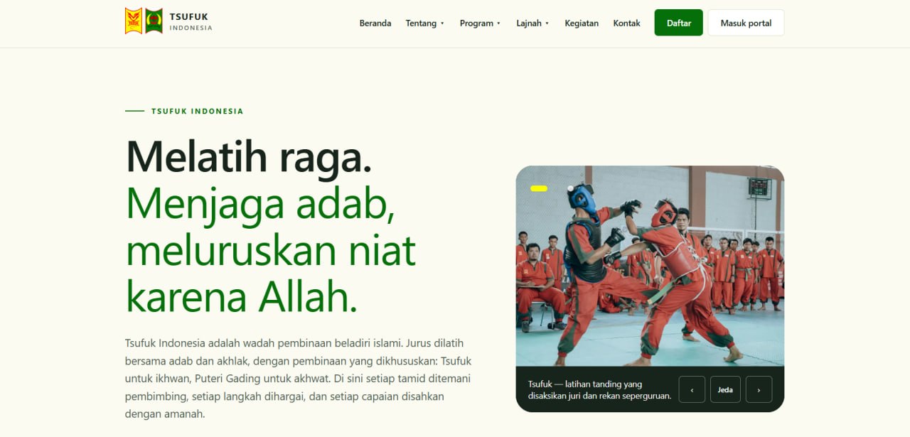 Halaman beranda Tsufuk Indonesia dengan profil beladiri, foto latihan tanding, dan akses masuk portal pembinaan
